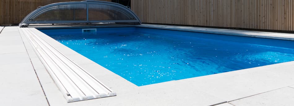 Servicios de limpieza auxiliar: jardinería, piscinas, electricidad, fontanería...