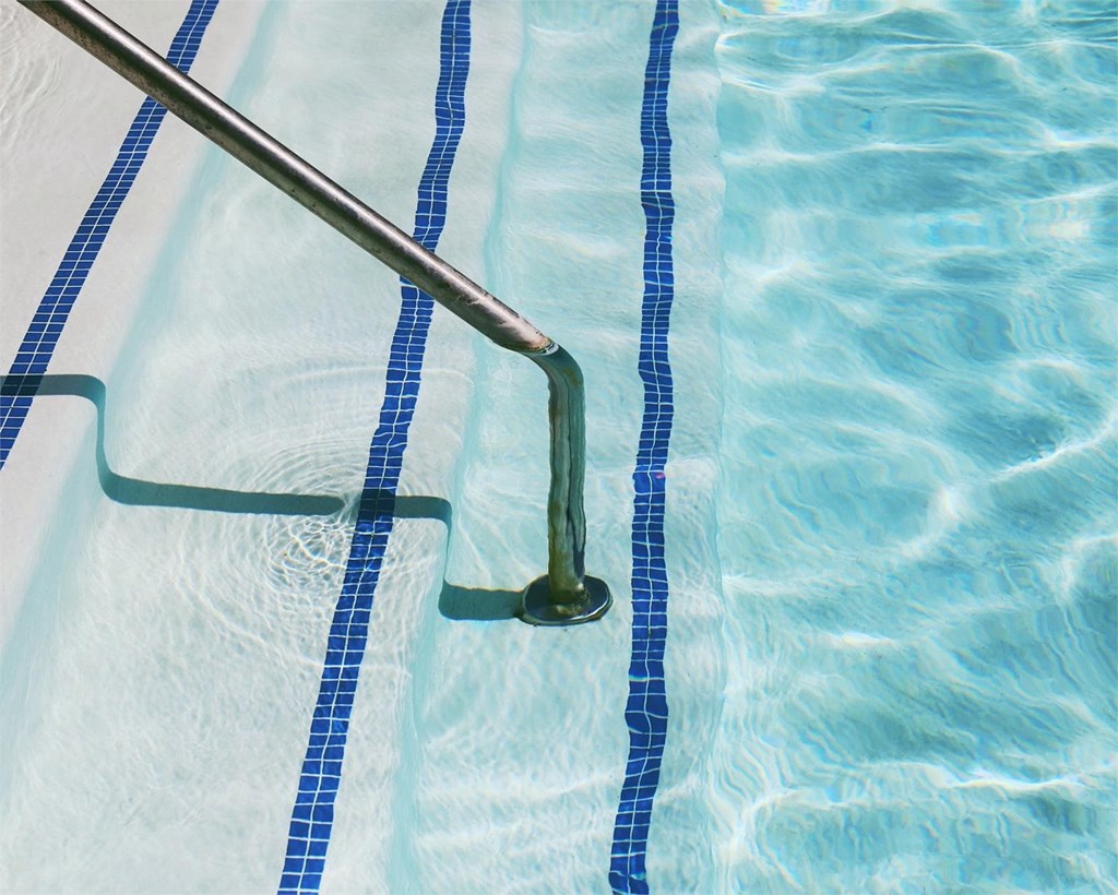 ¿Por qué contar con profesionales para poner nuestra piscina a punto?